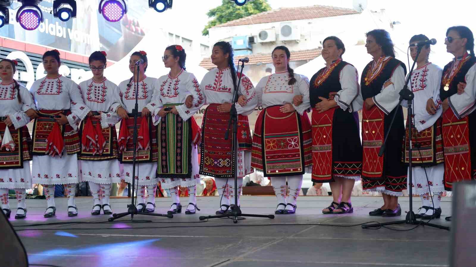 Balkan Folklor Festivali renkli görüntülere sahne oldu